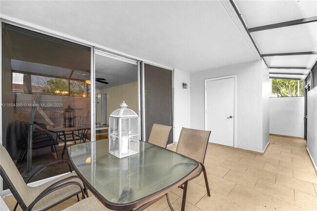 Building Photo - 10825 SW 112th Ave