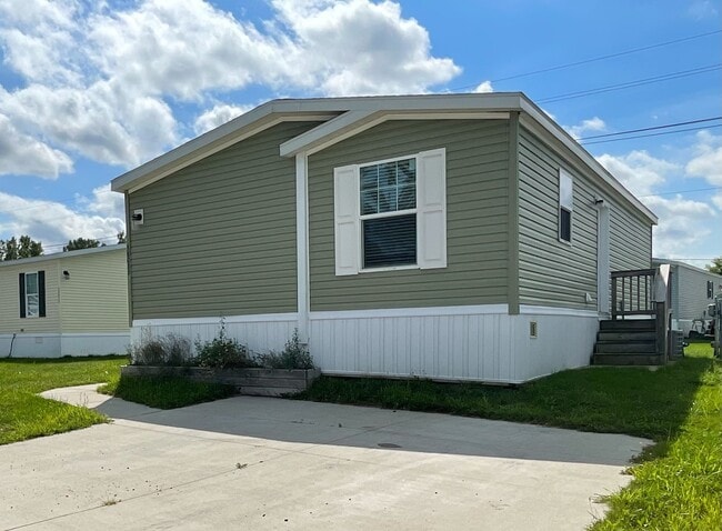 Building Photo - 38033 Ducharme Dr