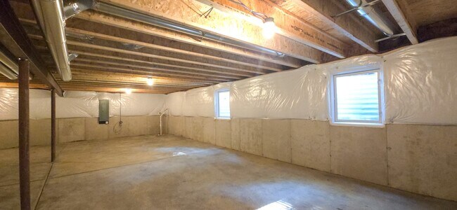 Building Photo - 4203 Viceroy St