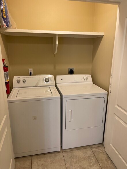 Washer/Dryer included! - 3604 Fairmont Ave
