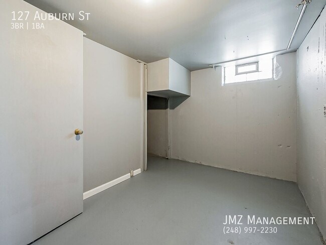 Building Photo - 127 Auburn St
