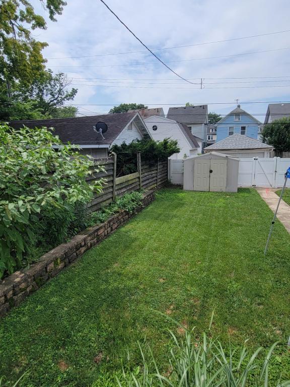 Primary Photo - 1053 Highland Ave