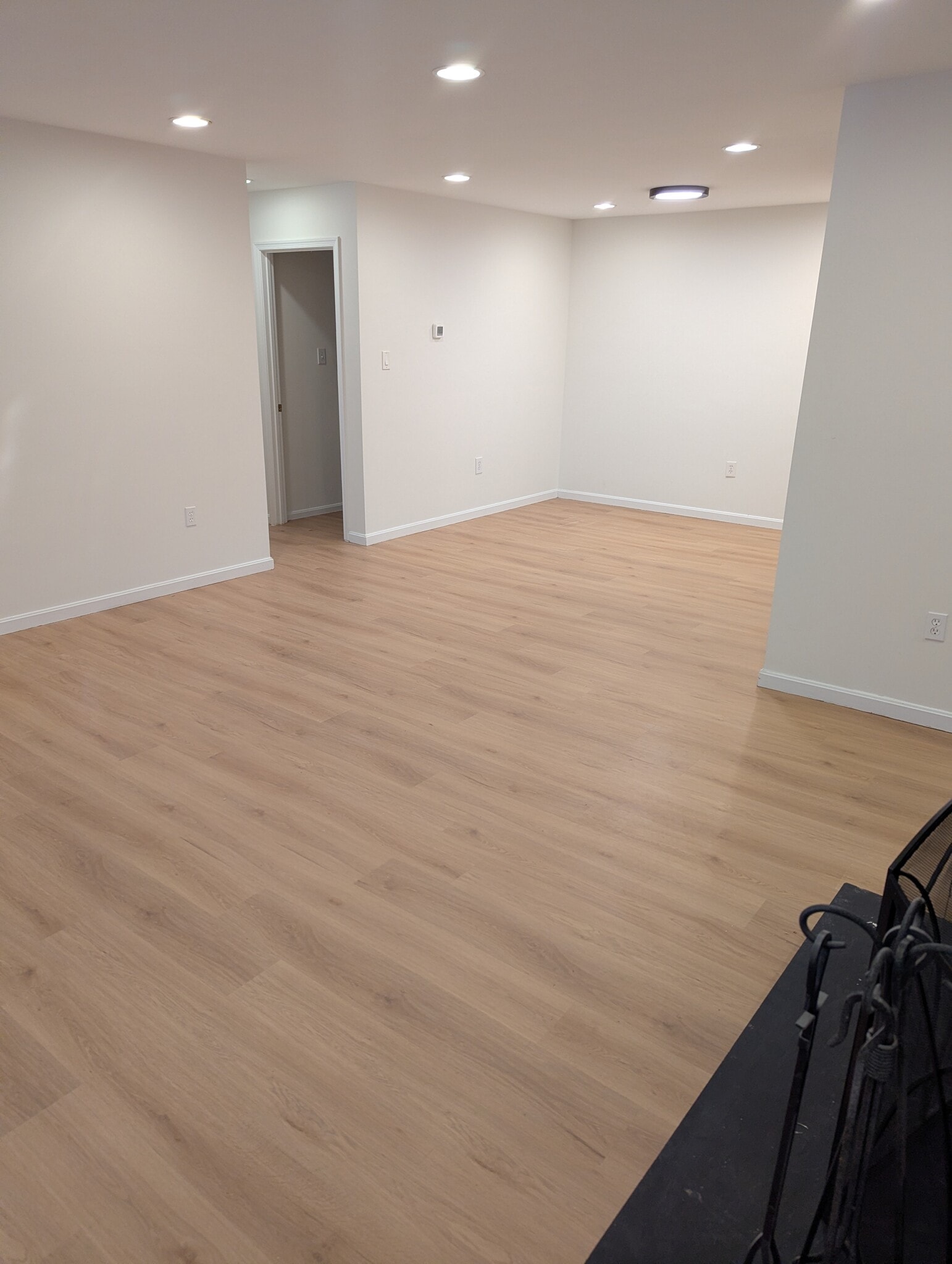 Building Photo - 28 Windbrooke Cir