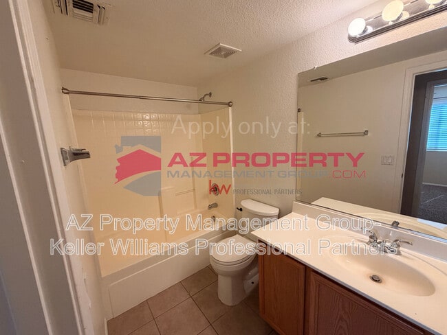 Building Photo - 13181 W Clarendon Ave