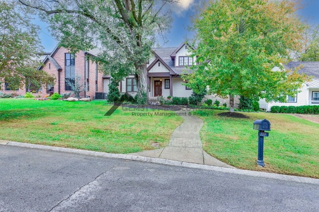 Building Photo - 210 38th Ave N