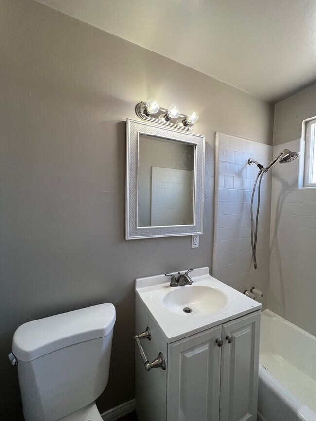 Building Photo - Beautifully Remodeled Home