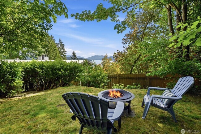 Building Photo - 639 West LK Sammamish Pkwy NE