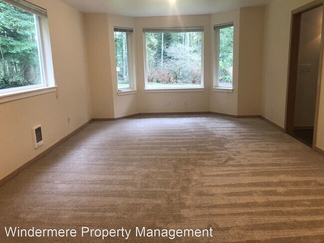 Building Photo - 3 br, 3.5 bath House - 9067 NE Hidden Cove...