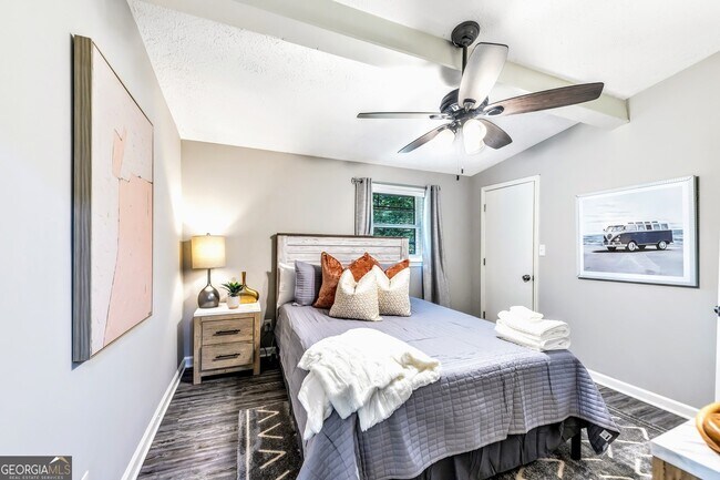 Building Photo - 165 Cole Lake Rd