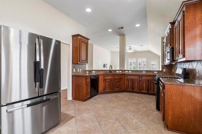 Building Photo - 17515 Burkhart Ridge Dr