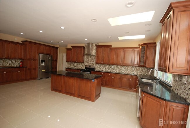 Building Photo - 41 Fritz Dr