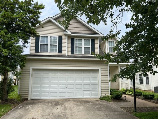 Building Photo - Large 3 bedroom home near downtown Raleigh!