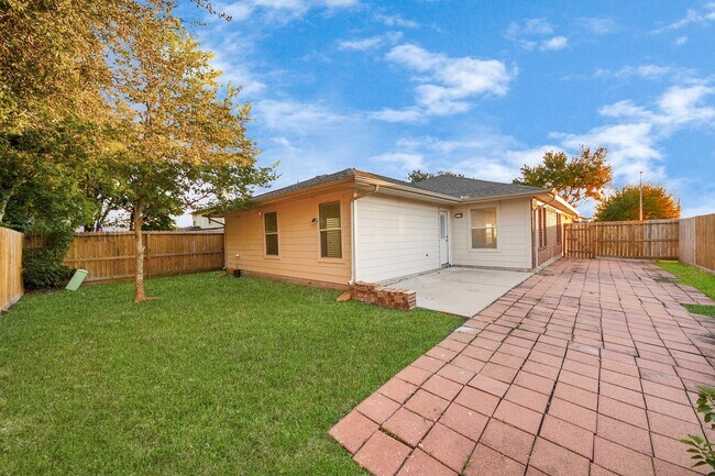 Building Photo - 9622 Sugarblossom Ln