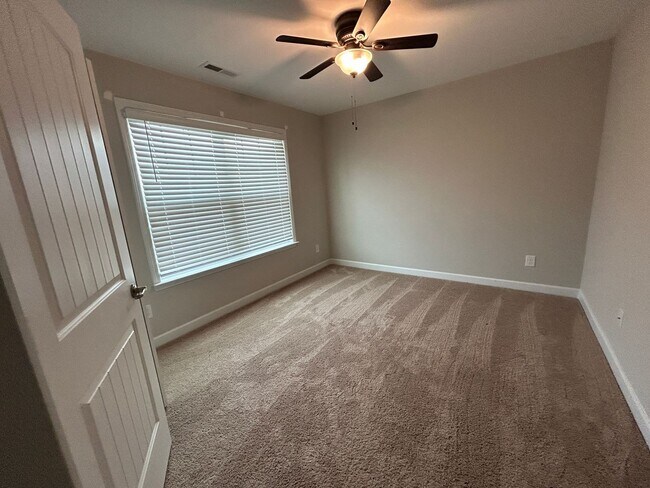 Building Photo - 79 Mornington Pl