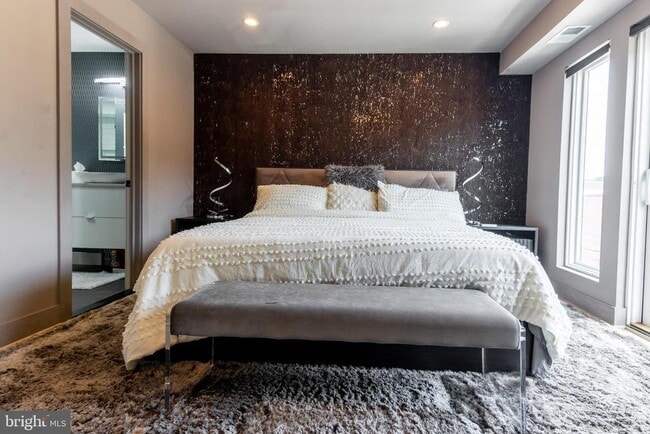 Building Photo - 1631 Montello Ave NE