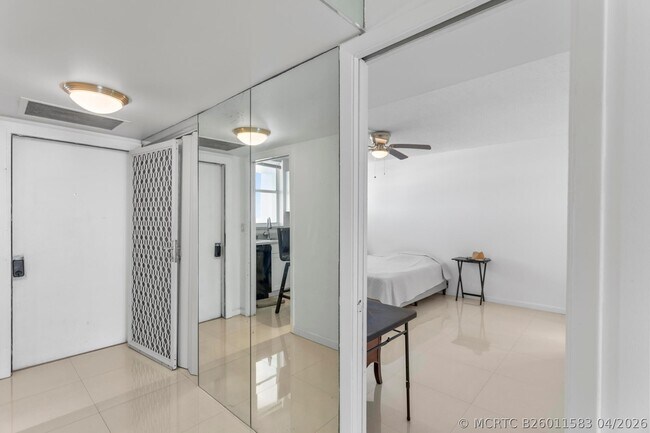 Building Photo - 3100 NE 49th St