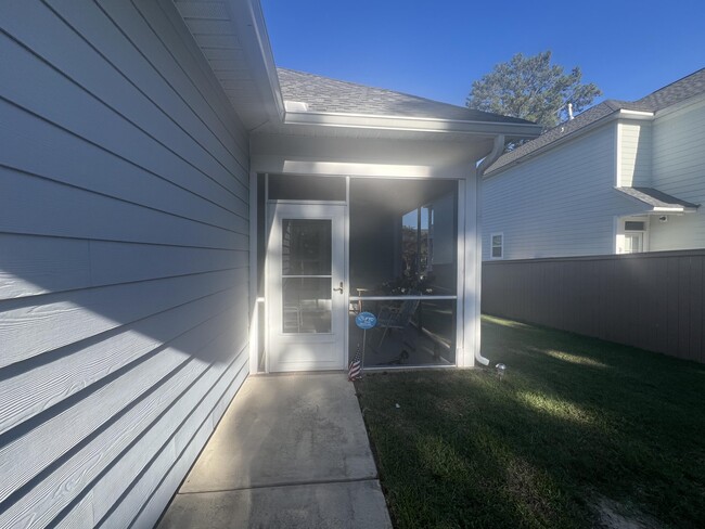 Building Photo - 3177 Mayflower Ln