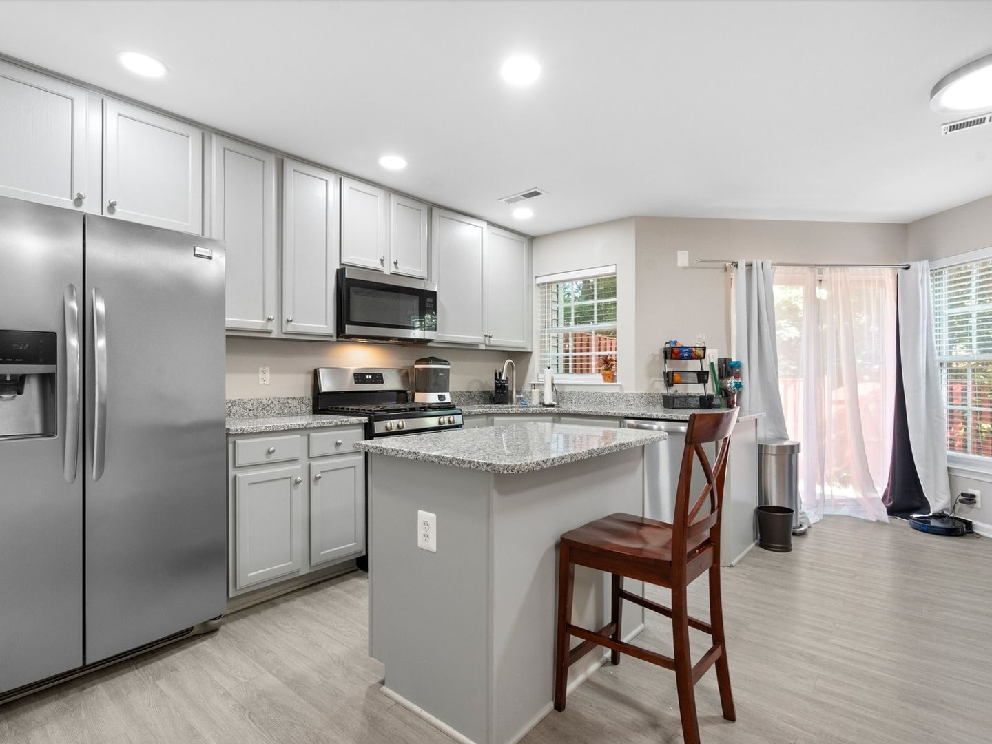 Building Photo - 45432 Oak Trail Square