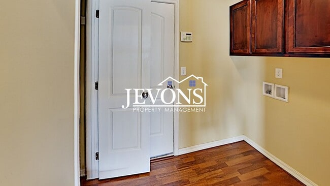 Building Photo - Coming soon! Beautiful single-family home in West Valley