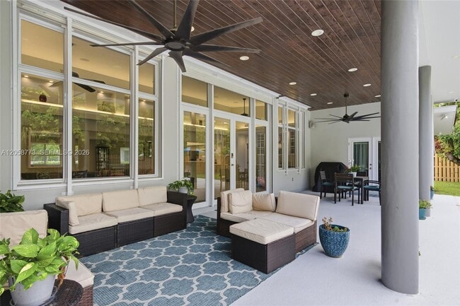 Building Photo - 15845 SW 87th Ave