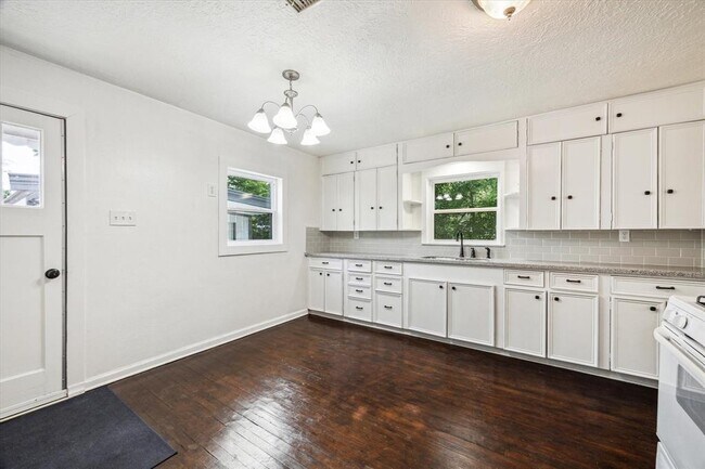 Building Photo - 2918 Seargent St