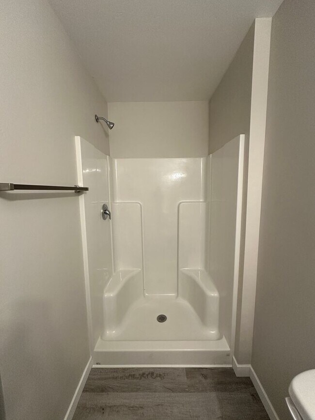 Building Photo - Brand New & Inviting 2 Bedroom, 2 Bathroom Unit in St. Anthony! ($200 OFF FIRST MONTHS RENT!!!)