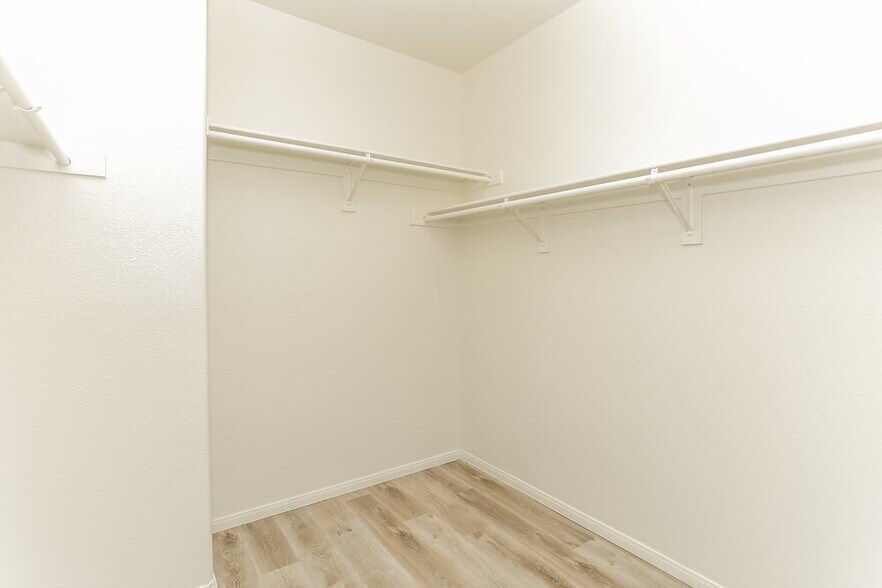 Building Photo - 8928 Brentwood Grove Ct