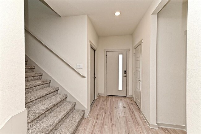 Building Photo - 13700 Lubeck Dr