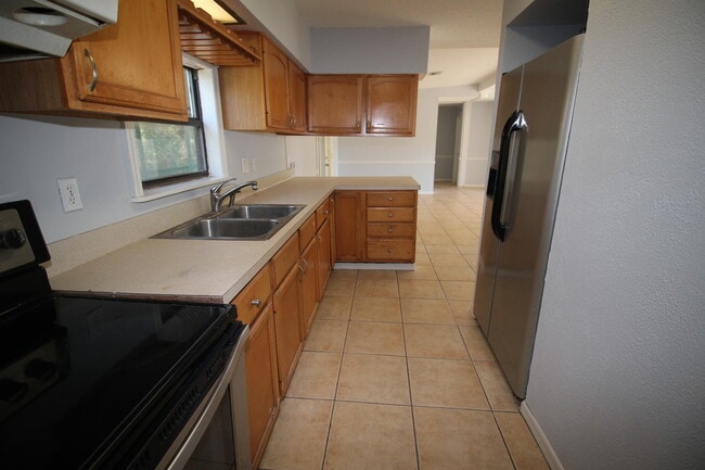 Building Photo - 11681 41st Ct N