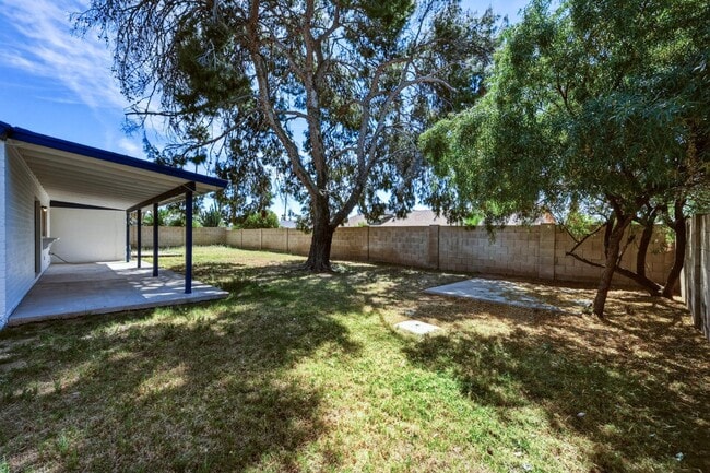 Building Photo - 5229 E Winchcomb Dr