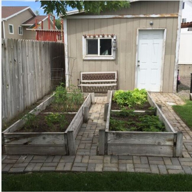 Building Photo - Corner lot with easy access to American Fork and Lehi