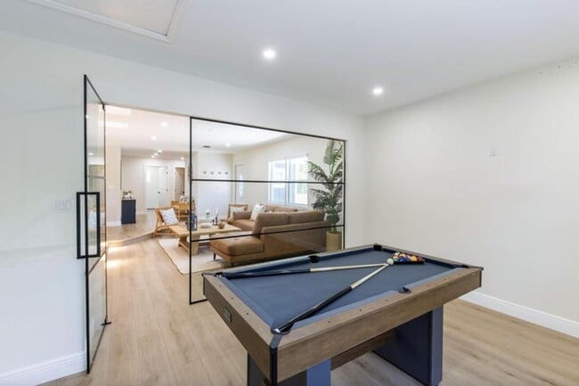Building Photo - 16932 Aintree Dr W