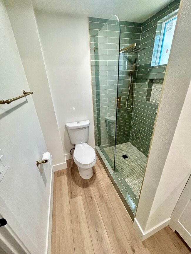 Building Photo - Beautiful Newly Remodeled HUGE 3 bedroom