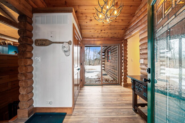 Building Photo - N1508 Wildwood Rd