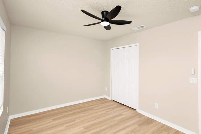 Building Photo - 14480 Chinese Elm Dr