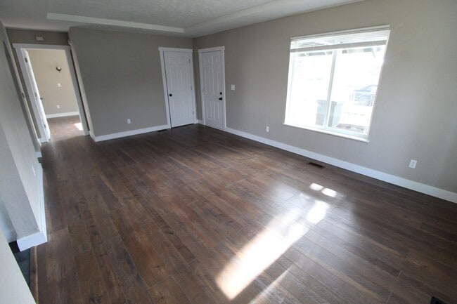 Building Photo - 2317 E Hartson Ave