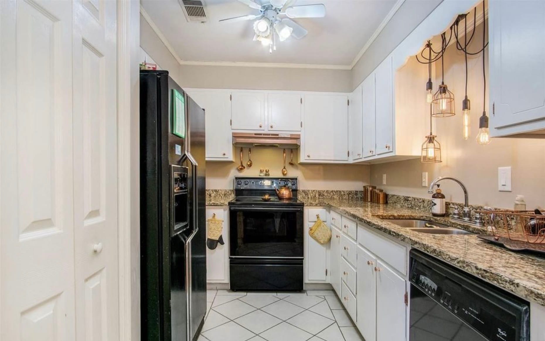 Building Photo - 2058 Montreat Cir