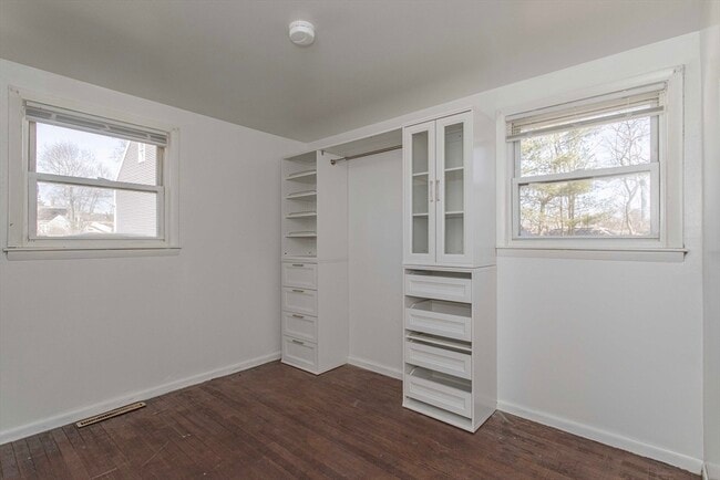 Building Photo - 16 Falconer Ave