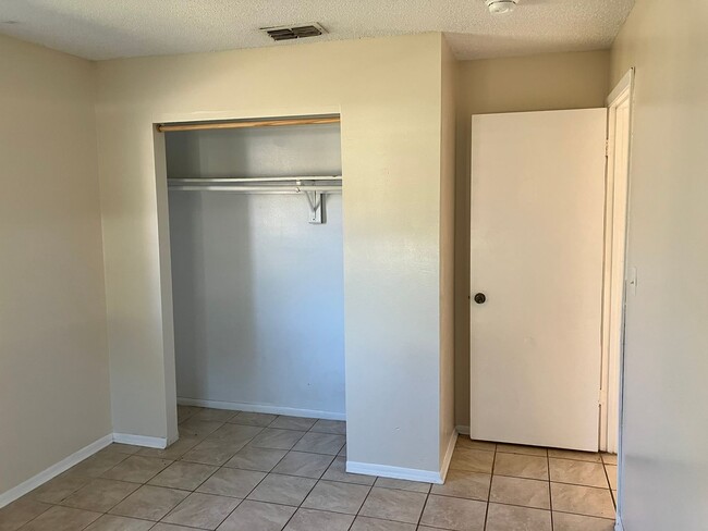 Building Photo - 39500 Lincoln Ave