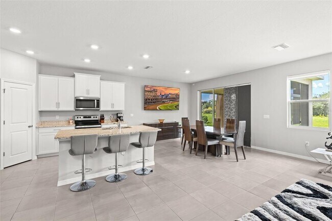 Building Photo - 16980 Oval Rum Dr
