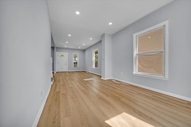 Building Photo - 408 Mt Vernon St