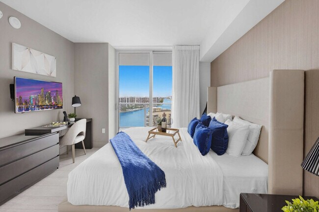 Building Photo - 4010 S Ocean Dr