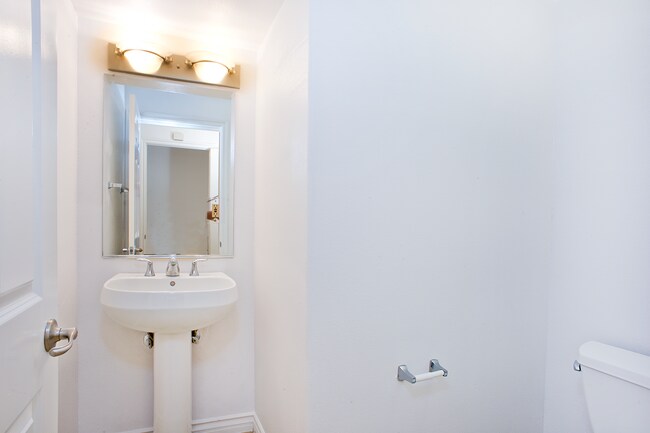 Building Photo - 2339 Chiquita Ln