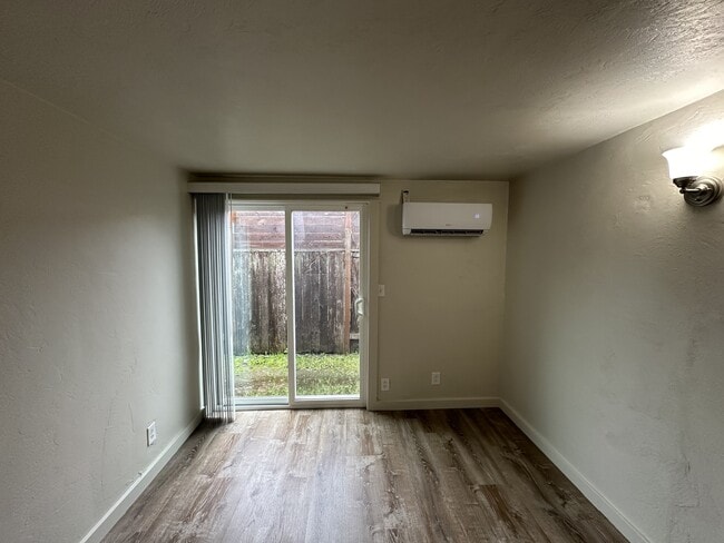 Building Photo - 3025 Bailey Ln