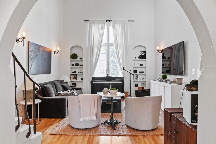 Living Room - 8262 Fountain Ave