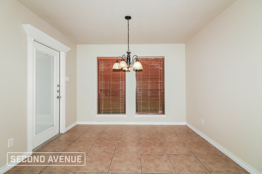 Building Photo - 2526 Windrose Dr