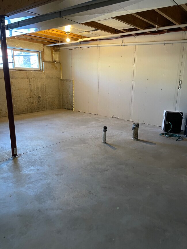 Building Photo - 1417B 2nd St