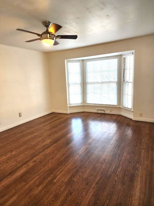 Building Photo - 2 Bed 1.5 Bath 1 Car Garage in the GRADY MUSGRAVE LAKESIDE Addition