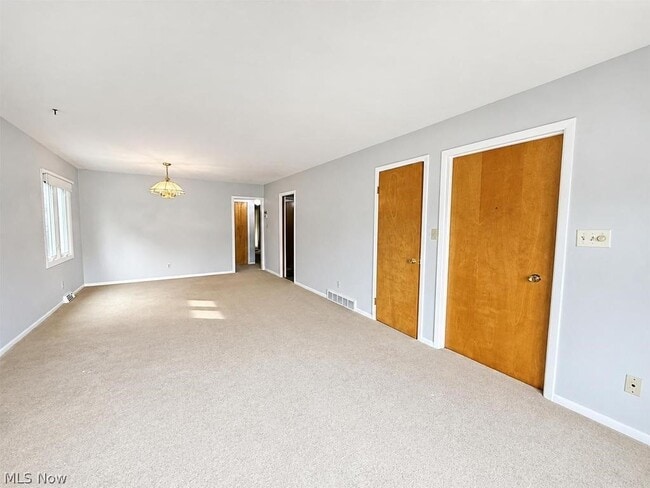 Building Photo - 13630 Cedar Rd