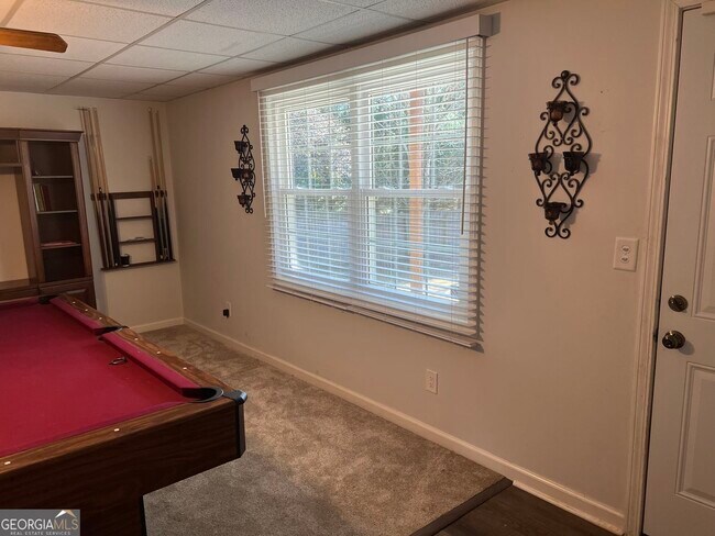 Building Photo - 638 Oberlochen Way